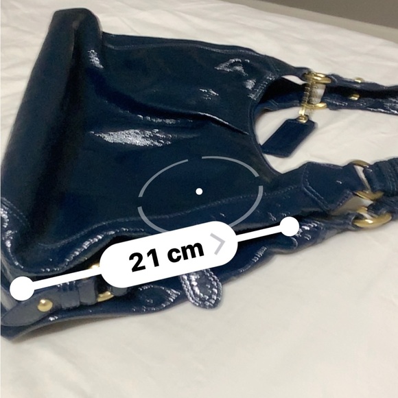 Coach - Picture 4 of 7